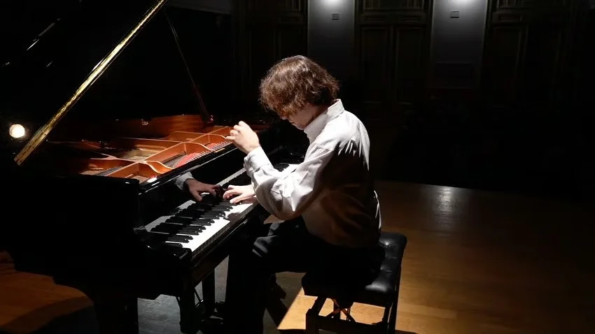 Chris Yonas at the piano